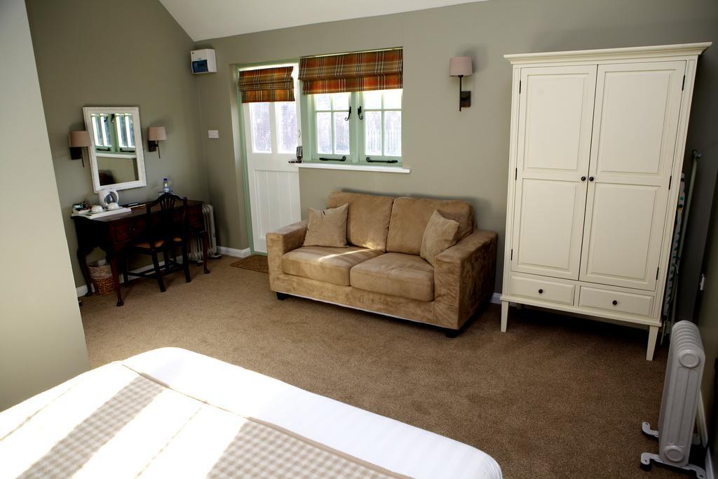 The Bull Inn Lodges Tenterden Room photo